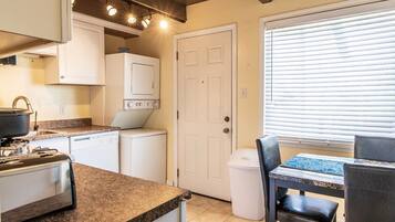 Apartment (Sunny Two Bed in Richmond) | Private kitchen | Fridge, microwave, dishwasher, coffee/tea maker