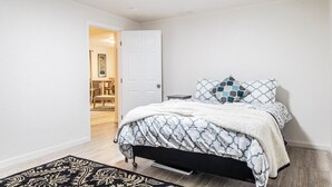 House (Cozy Three Bedroom in Concord) | 3 bedrooms, desk, WiFi (free) - Cozy Three Bedroom in Concord (Concord)