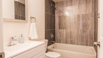 House (Cozy Three Bedroom in Concord) | Bathroom