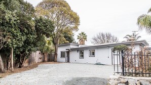 House (Cozy Three Bedroom in Concord) | Exterior - Cozy Three Bedroom in Concord (Concord)