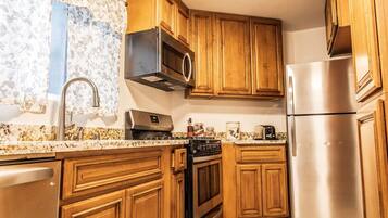 House (Cozy Three Bedroom in Concord) | Private kitchen | Fridge, microwave, dishwasher, coffee/tea maker