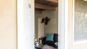 Rumah (Snug Richmond Two Bed) | Eksterior