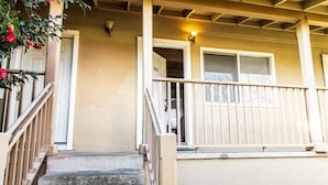 Rumah (Snug Richmond Two Bed) | Eksterior