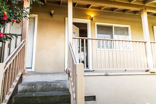 Casa (Snug Richmond Two Bed) | Exterior