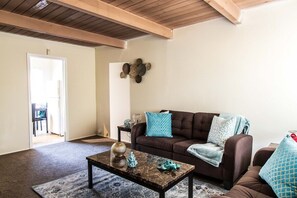House (Snug Richmond Two Bed) | Living room | TV - Snug Richmond Two Bed (Richmond)