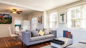 Apartment (Stunning Alameda One Bedroom) | Living room | TV