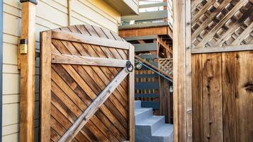 Apartment (Stunning Alameda One Bedroom) | Exterior