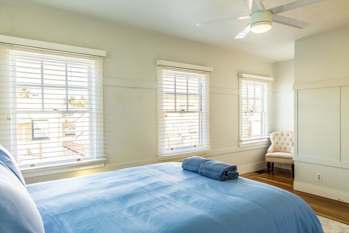 Apartment (Stunning Alameda One Bedroom) | 1 bedroom, desk, free WiFi