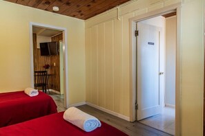 1 camera, una scrivania, Wi-Fi gratuito