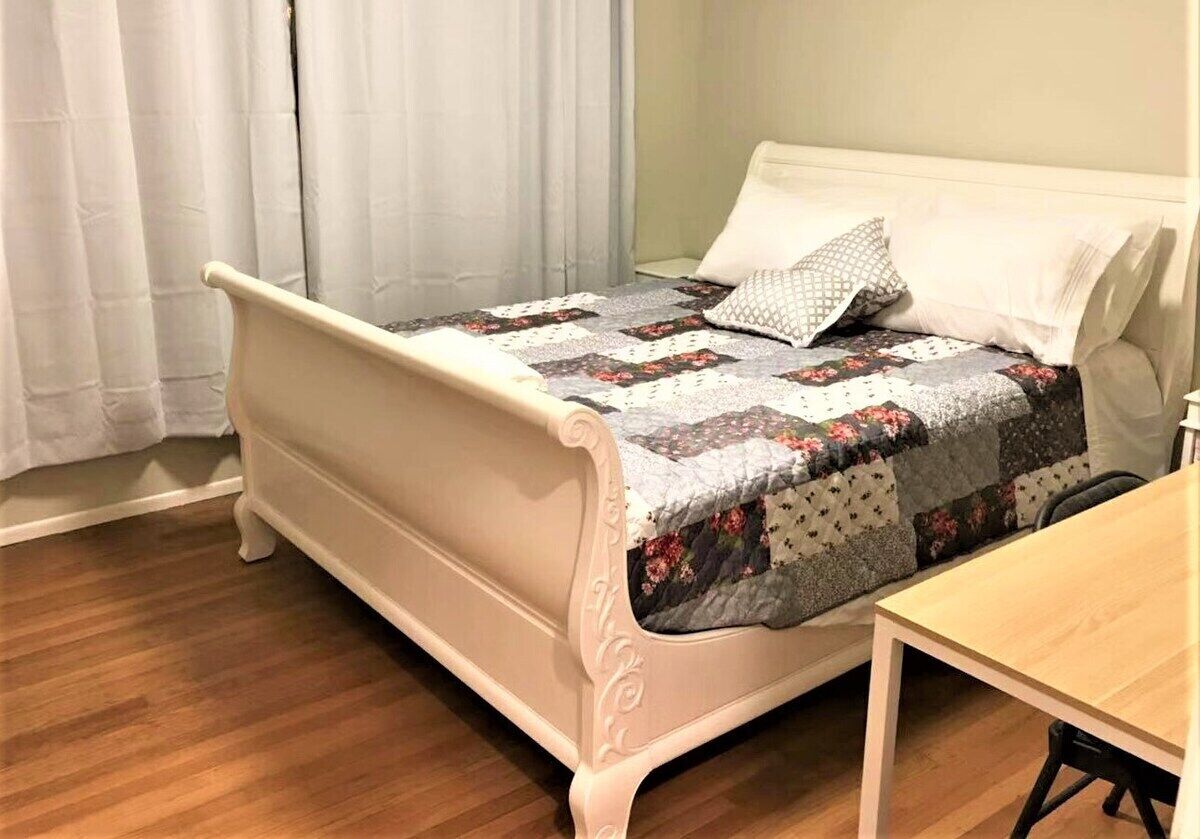 Apartment | 1 bedroom, desk, free wired internet