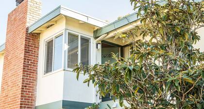 Sunny Palo Alto Two Bed