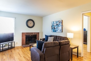 TV, fireplace
