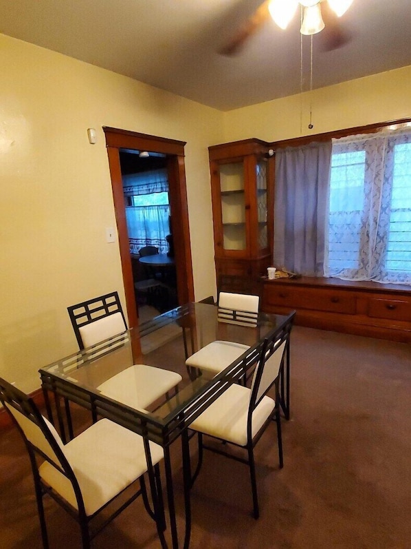 Apartment (Cozy 2-bedroom in Cleveland) | Private kitchen | Fridge, microwave, coffee/tea maker, cookware/dishes/utensils - Cozy 2-bedroom in Cleveland (Cleveland)