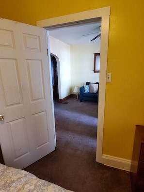 Apartment (Cozy 2-bedroom in Cleveland) | 2 bedrooms, desk, free WiFi