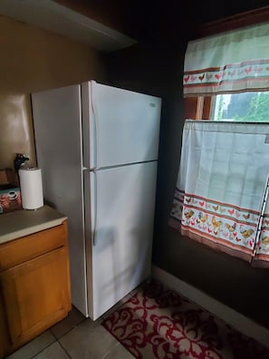 Apartment (Cozy 2-bedroom in Cleveland) | 2 bedrooms, desk, free WiFi