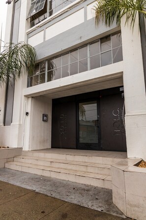 Apartment (Cozy Studio nestled in the heart of W) | Exterior - Cozy Studio Nestled in the Heart of West Oakland (Emeryville)