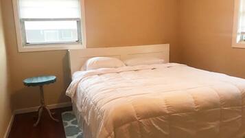 House (Cozy 3 Bed 12 minutes Ft Benning - Wa) | 3 bedrooms, desk, free WiFi