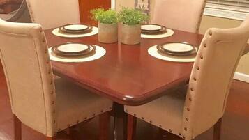 House (Cozy 3 Bed 12 minutes Ft Benning - Wa) | Private kitchen | Fridge, microwave, dishwasher, coffee/tea maker