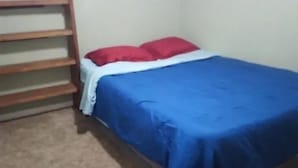 Apartment (Entire 2bed apartment near Kansas Sta) | 2 bedrooms, desk, WiFi (free) - Entire 2bed Apartment Near Kansas State University (Manhattan)
