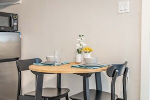 Leilighet | Eget kjøkken | Kjøleskap, mikrobølgeovn, oppvaskmaskin og kaffetrakter/tekoker