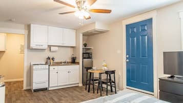 Apartment | Private kitchen | Fridge, microwave, dishwasher, coffee/tea maker