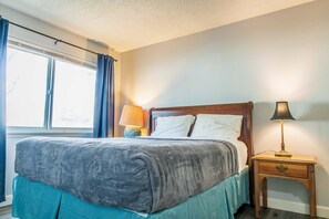 2 bedrooms, desk, free wired Internet - Cozy San Jose Two Bed (San Jose)