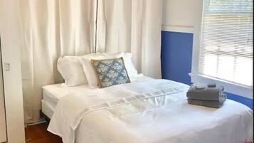 Apartment (Open floorplan 12 minutes Ft Benning*) | 3 bedrooms, desk, free WiFi