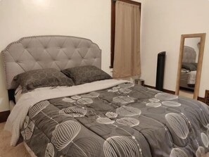 2 bedrooms, desk, free wired Internet