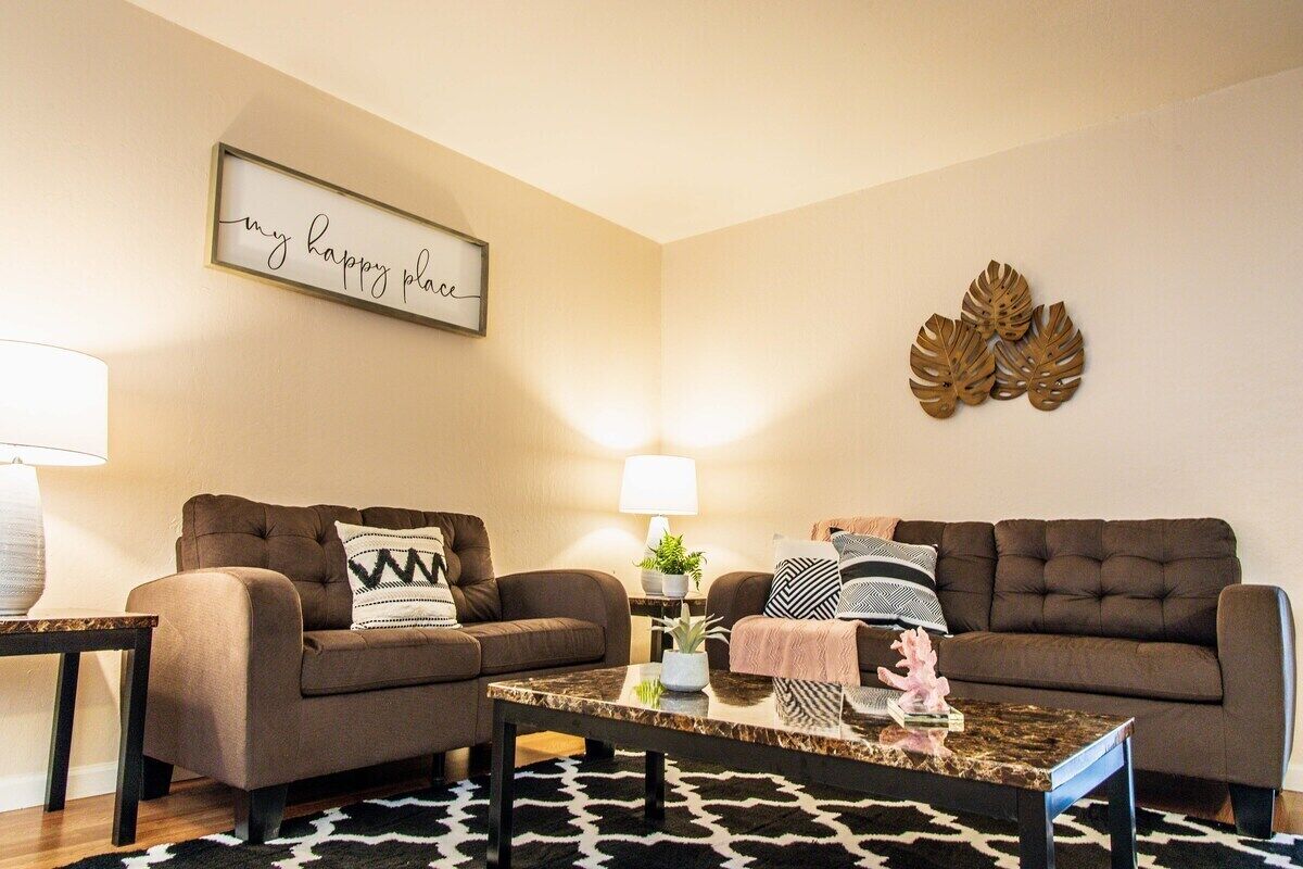 公寓 (Beautifully Designed Concord Apartmen) | 客廳 | 電視