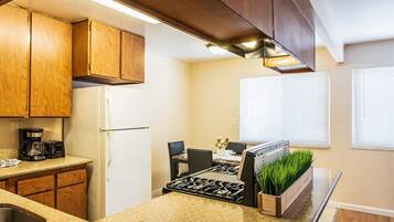 Apartment (Beautifully Designed Concord Apartmen) | Private kitchen | Fridge, microwave, coffee/tea maker, cookware/dishes/utensils