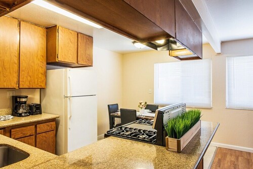 Beautifully Designed Concord Apartment