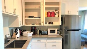 Apartment | Eigene Küche | Wasserkocher mit Kaffee-/Teezubehör, Kühlschrank, Mikrowelle