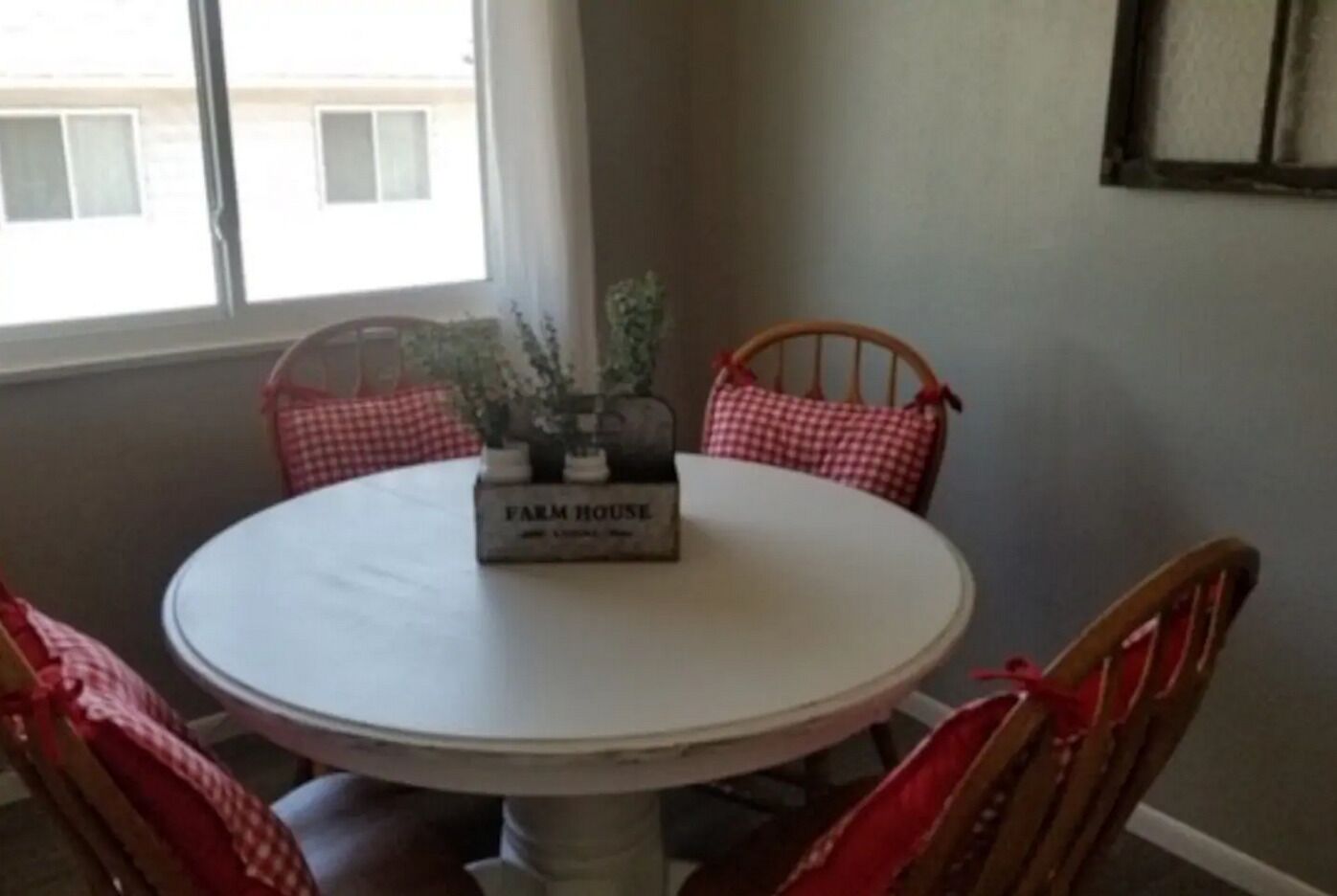 Tủ lạnh, lò vi sóng, máy rửa bát, dụng cụ pha cà phê/trà 