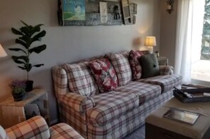 Living room - North Denver Condo - Pottery Barn Inspired (Thornton)