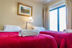 Huoneisto (Large 2 Bed w/ Room For 8) | 2 makuuhuonetta, työpöytä, ilmainen Wi-Fi