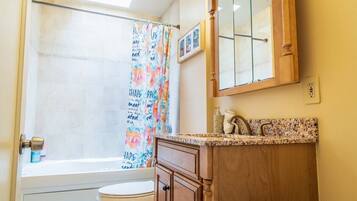 Apartment (Large 2 Bed w/ Room For 8) | Bathroom | Shampoo