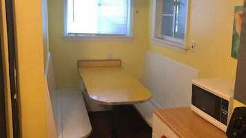 電冰箱、微波爐、爐台、洗碗機