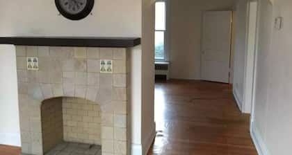 Simple, Cozy 2-bedroom in Wheeling