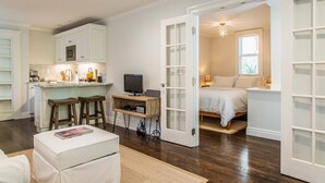 Unclassified image, 4 of 21, button - Updated and Modern Alameda 1 Bedroom (Alameda)