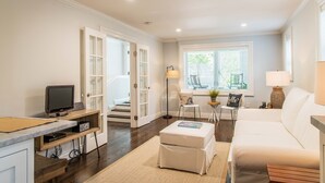 Unclassified image, 2 of 21, button - Updated and Modern Alameda 1 Bedroom (Alameda)