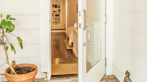 Unclassified image, 5 of 21, button - Updated and Modern Alameda 1 Bedroom (Alameda)