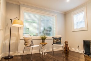 1 bedroom, desk, free wired internet - Updated and Modern Alameda 1 Bedroom (Alameda)