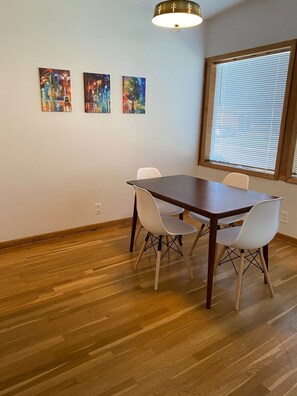 Hus (Brand New 2BR Home in Salina) | Privat køkken | Køleskab, mikrobølgeovn, kaffe-/temaskine