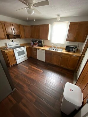 Fridge, microwave, dishwasher, coffee/tea maker