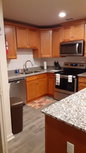 Updated and Modern 1-bedroom in Baton Rouge