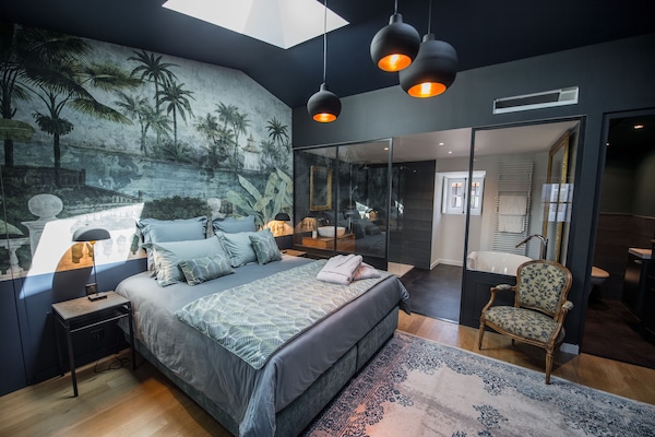 Deluxe Suite (Solène) | Desk, laptop workspace, free WiFi, bed sheets