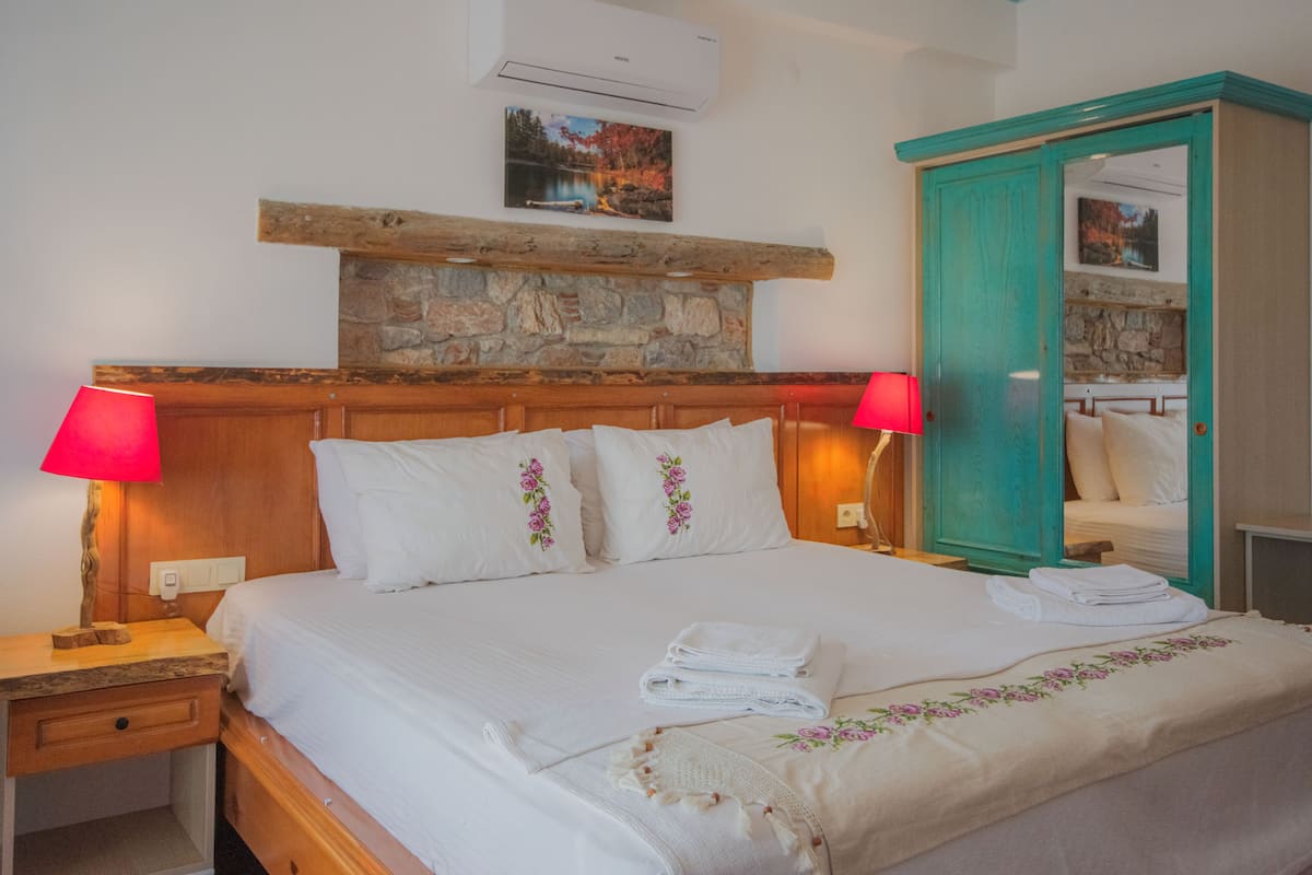 Colchones con efecto memoria y escritorio