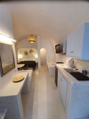 Nefeli Bioclimatic Cave Studio | Private kitchenette - Nefeli Traditional Cave Houses (Santorini)