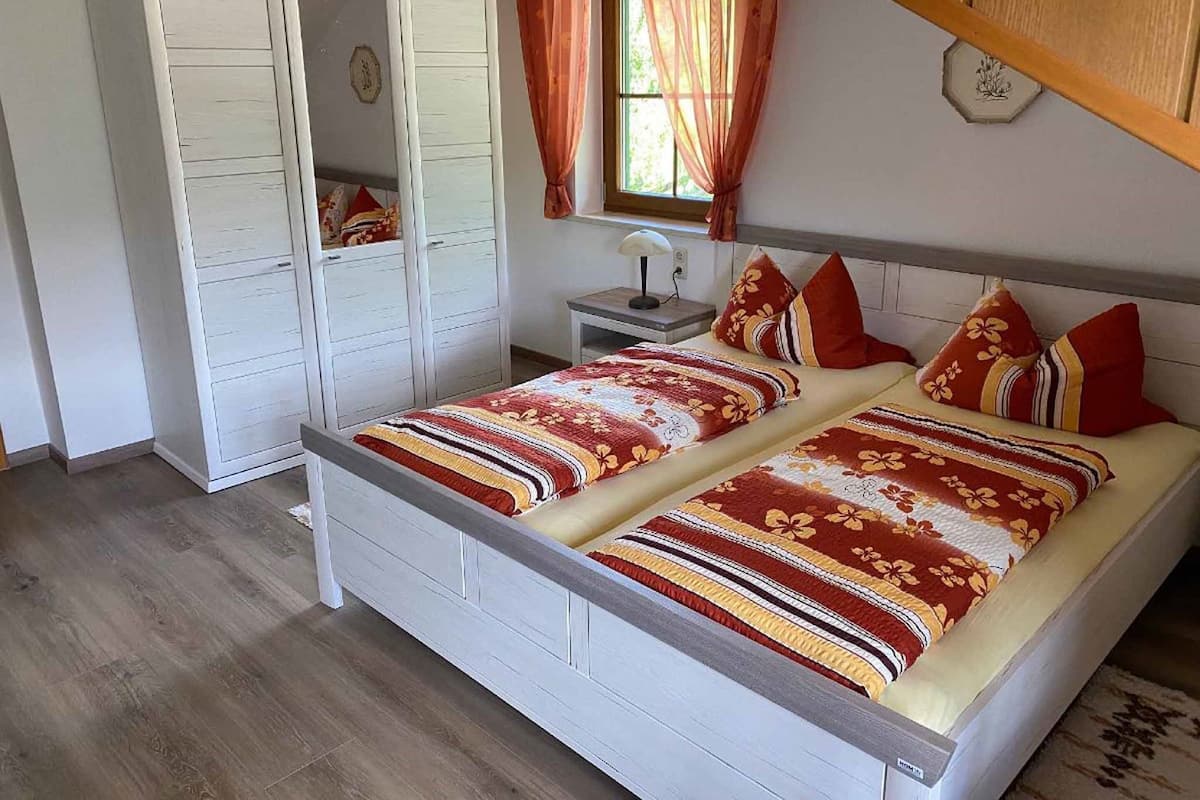 Doppelzimmer (im Nebengebäude) | 1 bedroom, free WiFi, bed sheets