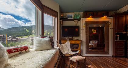 Amazing Views, free wifi, free parking. Industrial Cozy Telemark Lodge studio